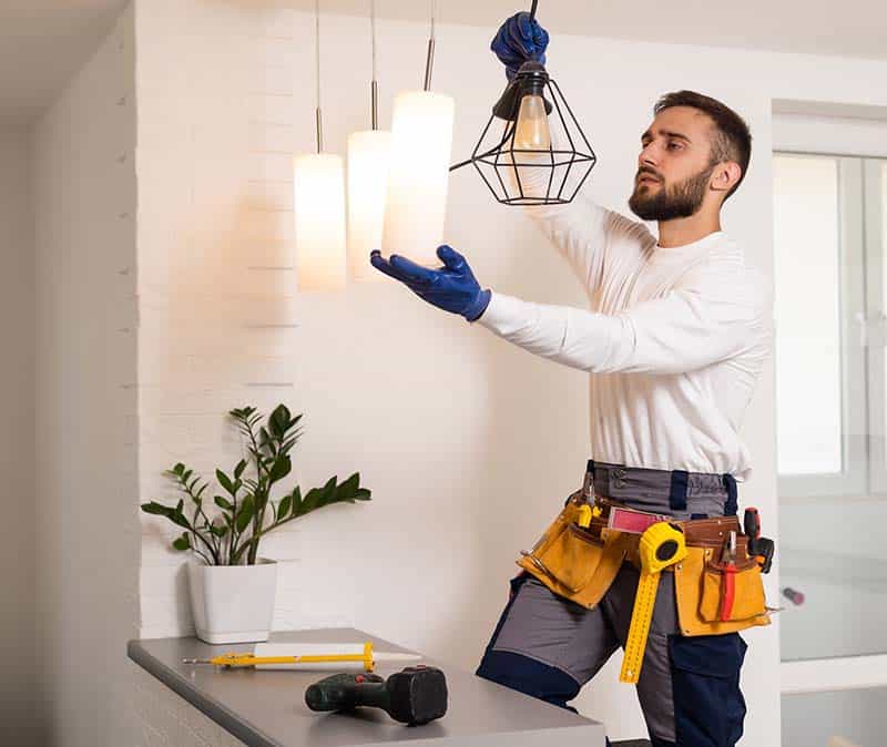 LICENSED ELECTRICIAN: KNOW WHEN TO CALL ONE